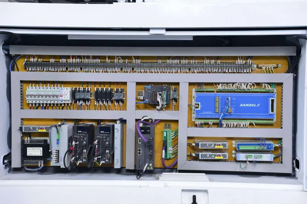 Full-electric injection blow molding machine considered for controlled bottle production